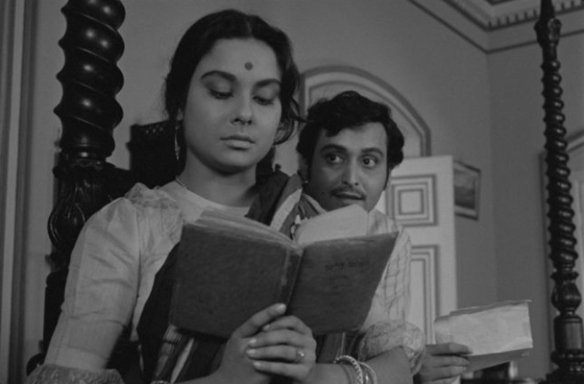 Charulata_(The_Lonely_Wife)_pic_4.jpg